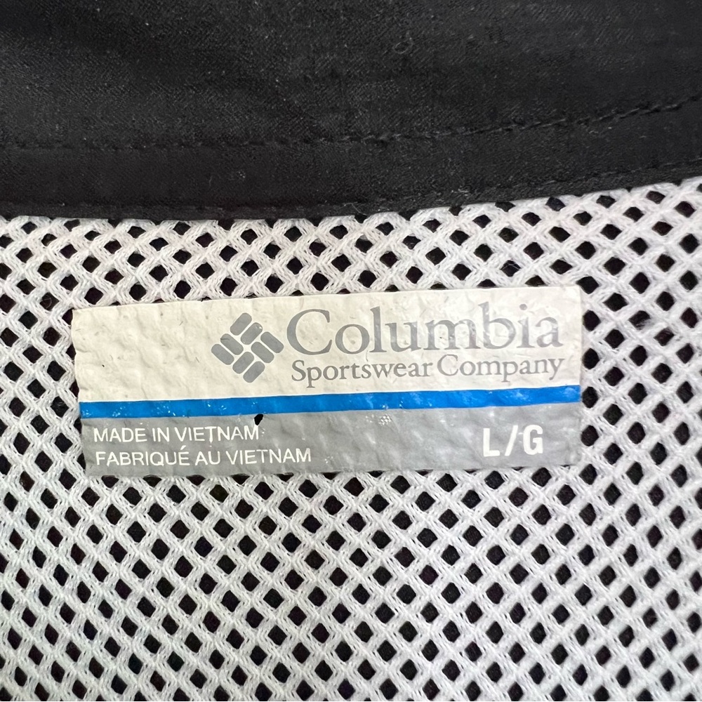 Columbia Men's Black Casual Button Down Shirt - Picture 12 of 14